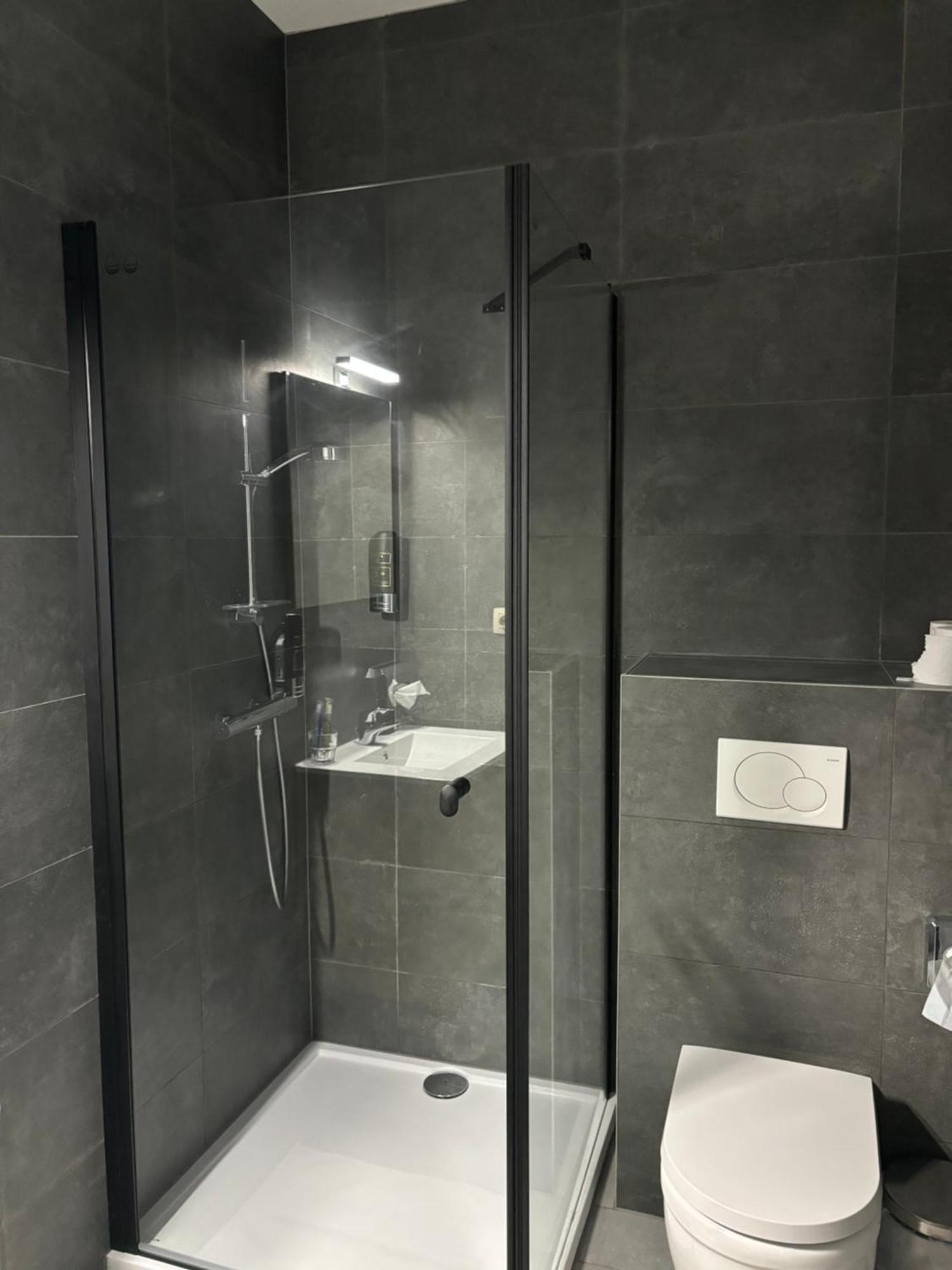 Hotel Mille Colonnes Leuven Zewnętrze zdjęcie